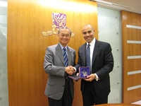 Mr. Ian Solomon (right), Vice President for Global Engagement, the University of Chicago, US, visited CUHK on 9 May 2014 and met with Prof. Fok Tai-fai (left), Pro-Vice-Chancellor, CUHK.